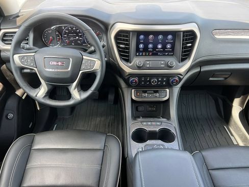 Used 2023 GMC Acadia Denali w/ Denali Ultimate Package AWD/4WD image 3