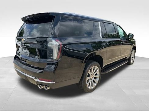 New 2025 Chevrolet Suburban Premier image 5