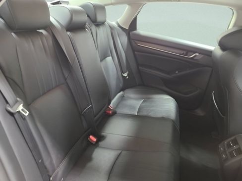 Used 2022 Honda Accord Touring image 16