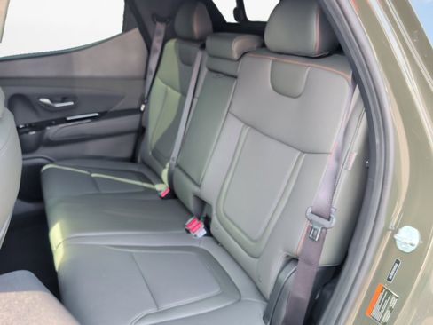 Certified 2025 Hyundai Santa Cruz Limited image 12