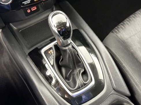Used 2018 Nissan Rogue SV w/ Premium Package AWD/4WD image 17