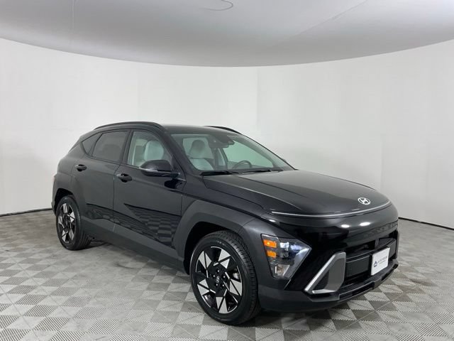 Used 2024 Hyundai Kona SEL FWD image 3