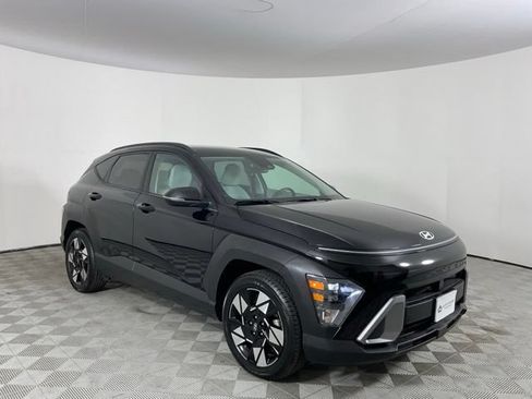 Used 2024 Hyundai Kona SEL FWD image 3
