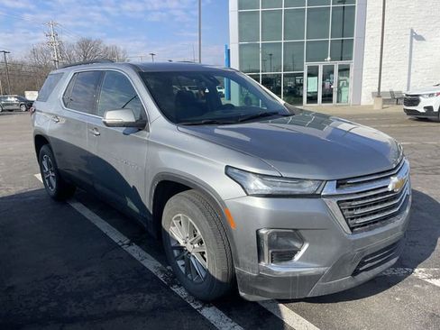 Used 2023 Chevrolet Traverse LT image 12