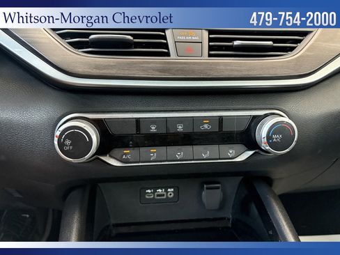 Used 2024 Nissan Altima 2.5 SV FWD image 24