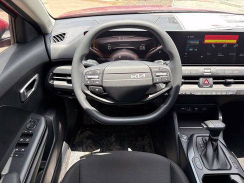 New 2026 Kia K4 FWD image 17
