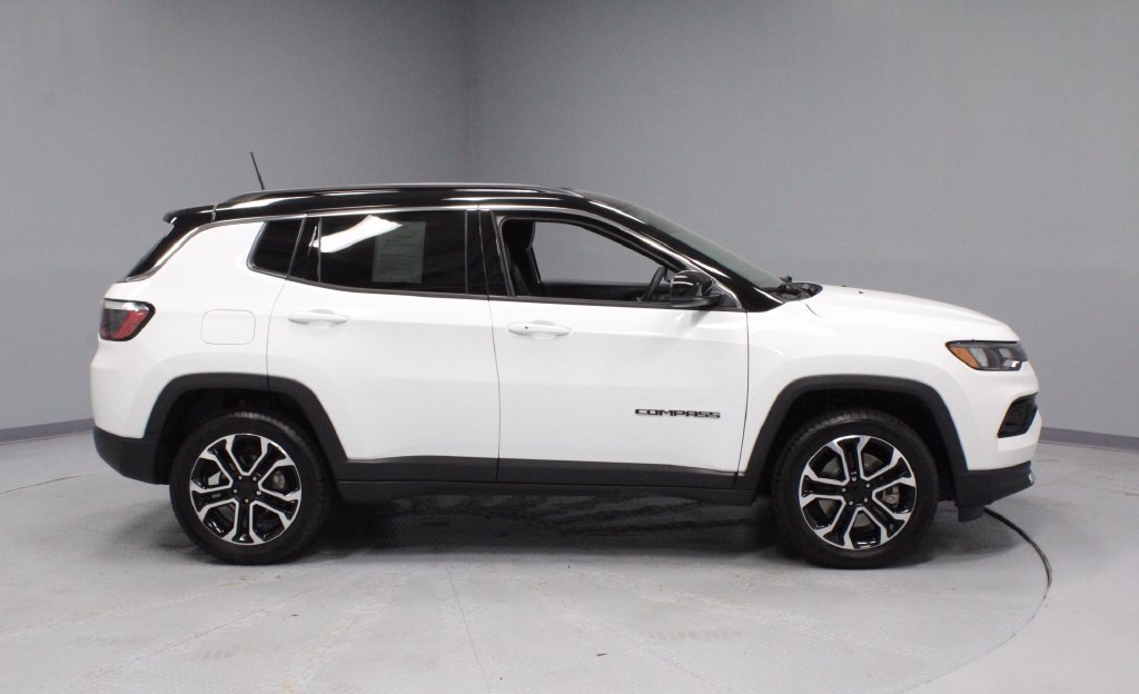 Used 2023 Jeep Compass Limited AWD/4WD image 11
