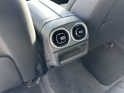 Certified 2025 Mercedes-Benz C 300 4MATIC Sedan image 27