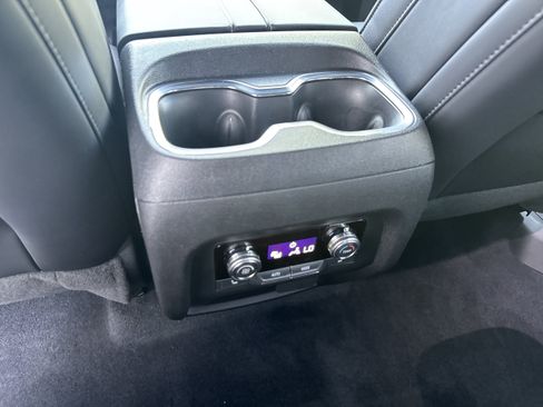 Used 2025 GMC Acadia Elevation w/ Elevation Premium Package AWD/4WD image 21
