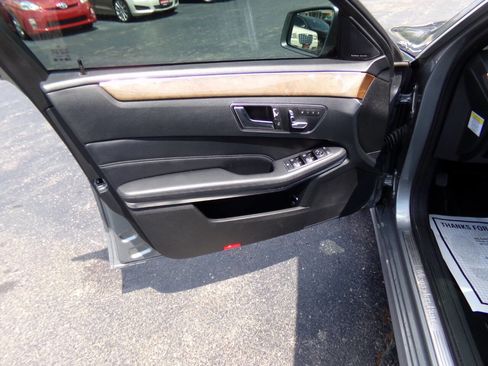 Used 2015 Mercedes-Benz E 350 4MATIC Sedan image 13