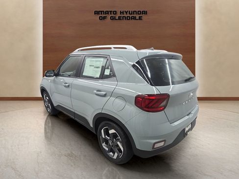 New 2026 Hyundai Venue SEL FWD image 4
