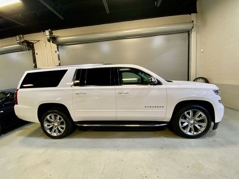Used 2017 Chevrolet Suburban Premier image 4