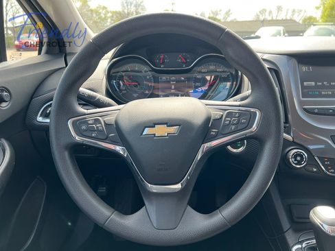 Used 2017 Chevrolet Cruze LT w/ Convenience Package FWD image 20