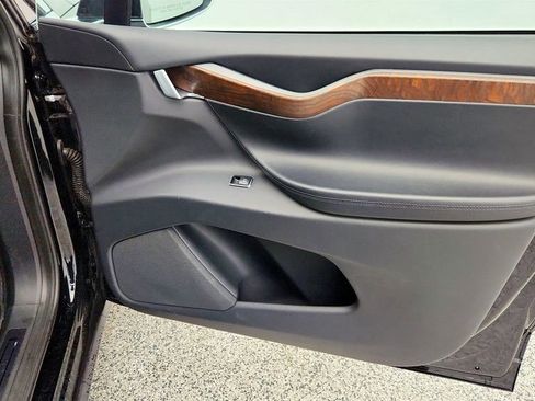 Used 2018 Tesla Model X 100D image 34