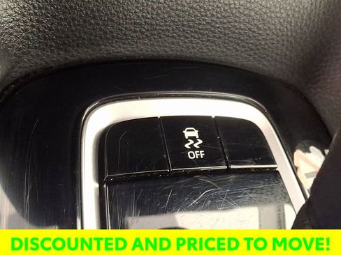 Used 2024 Toyota Corolla LE image 27