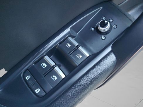 Used 2021 Audi Q5 Premium image 32