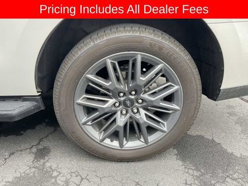 Used 2026 Ford Expedition Platinum w/ Stealth Appearance Package AWD/4WD image 3