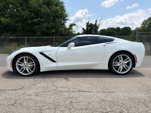 Used 2019 Chevrolet Corvette Stingray Coupe w/ 1LT RWD image 5
