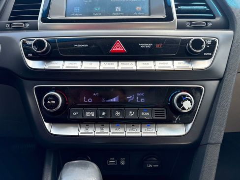Used 2019 Hyundai Sonata SE FWD image 22