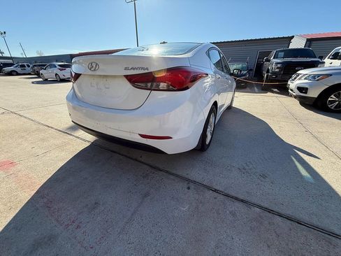 Used 2016 Hyundai Elantra SE image 11