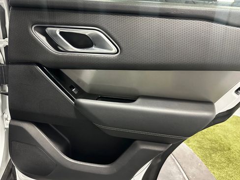 Used 2020 Land Rover Range Rover Velar S image 22