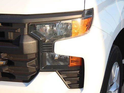 Used 2022 Chevrolet Silverado 1500 Custom RWD image 5