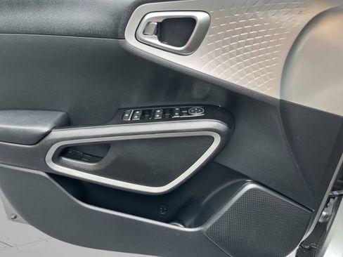 Used 2023 Kia Soul S FWD image 26