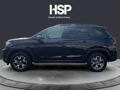 Used 2023 Honda Passport TrailSport image 2