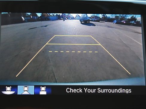 Used 2018 Honda Pilot Touring image 12