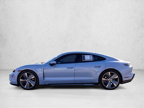 Used 2021 Porsche Taycan image 8