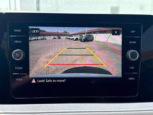 Used 2025 Volkswagen Taos SE FWD image 26