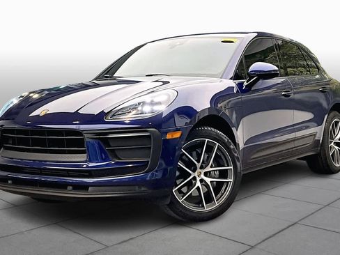 Used 2022 Porsche Macan w/ Premium Package Plus image 2