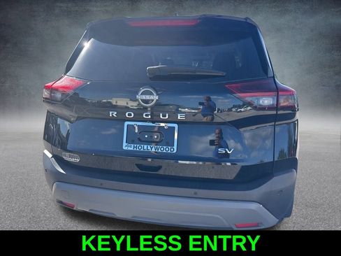 Used 2023 Nissan Rogue SV image 7