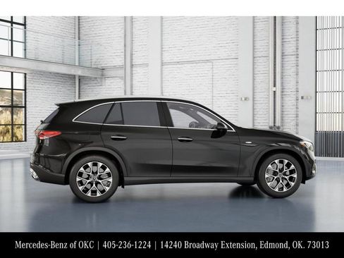 Used 2026 Mercedes-Benz GLC 350e 4MATIC image 17