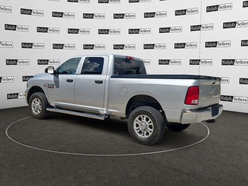 Used 2014 RAM 2500 Tradesman w/ Chrome Appearance Group AWD/4WD image 4