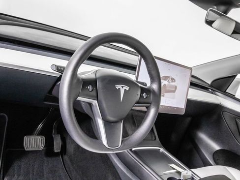 Used 2023 Tesla Model Y Long Range AWD/4WD image 17