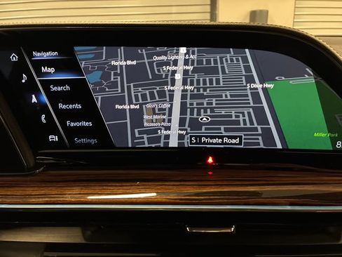 Used 2022 Cadillac Escalade ESV Luxury AWD/4WD image 21