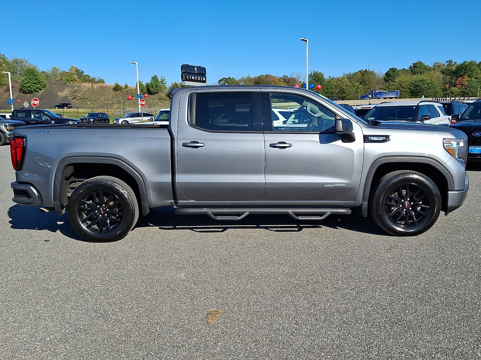 Used 2020 GMC Sierra 1500 Elevation w/ Elevation Value Package AWD/4WD image 8
