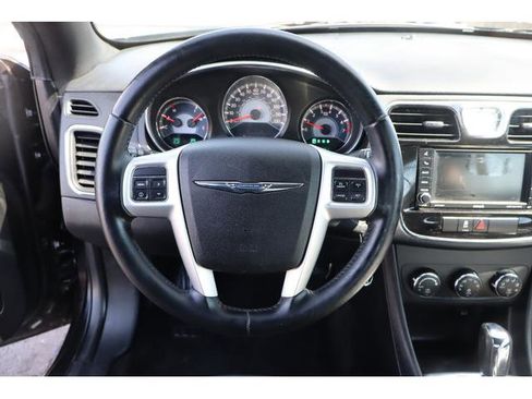 Used 2013 Chrysler 200 Touring image 10