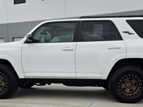 Used 2022 Toyota 4Runner TRD Off-Road Premium image 2