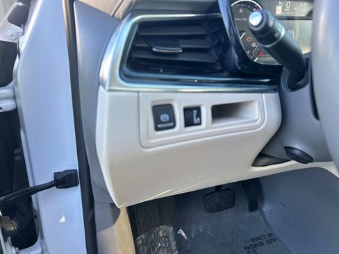 Used 2024 Cadillac XT6 Premium Luxury image 23