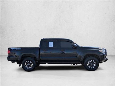 Used 2019 Toyota Tacoma TRD Off-Road AWD/4WD image 4