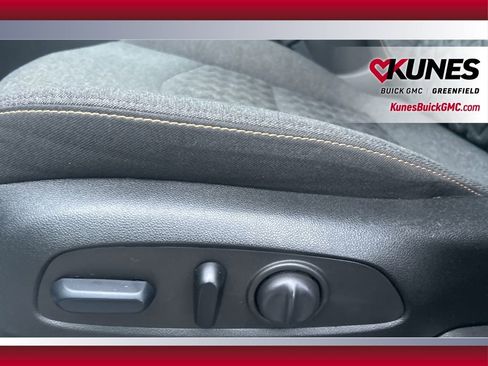 Used 2024 Chevrolet Equinox LT image 23