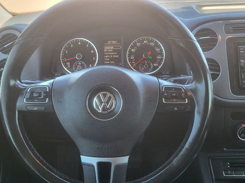 Used 2016 Volkswagen Tiguan S image 27