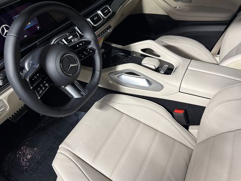 New 2026 Mercedes-Benz GLS 580 4MATIC image 4