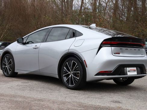 Used 2024 Toyota Prius XLE image 19