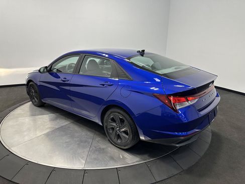 Certified 2023 Hyundai Elantra SEL w/ Cargo Package FWD image 5