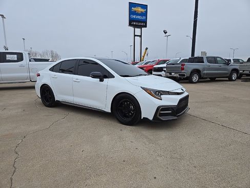 Used 2022 Toyota Corolla XSE image 8