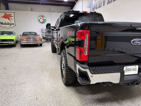 Used 2023 Ford F250 Lariat w/ Lariat Ultimate Package AWD/4WD image 9