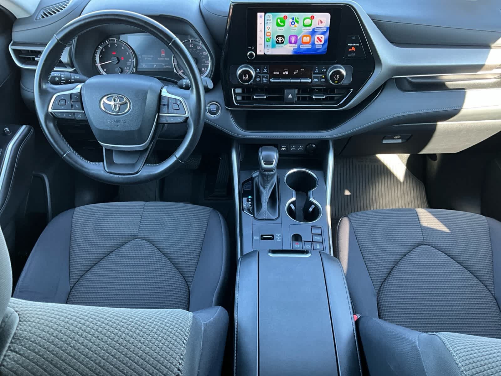 Used 2023 Toyota Highlander LE FWD image 10